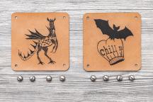 Set de designer avec étiquettes en cuir synthétique « Dragon/Chauve-souris » - Article n° 8107