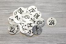 Pendentifs pour calendrier de l’avent avec des numéros handletter de 1 à 24 (argent) - Article n° 8307