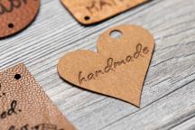 Étiquette FloraPap en forme de cœur avec texte « handmade » - Article n° 3003