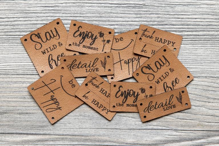 Set de designer « message » by Unikati (Cuir artificiel) - Article n° 9104