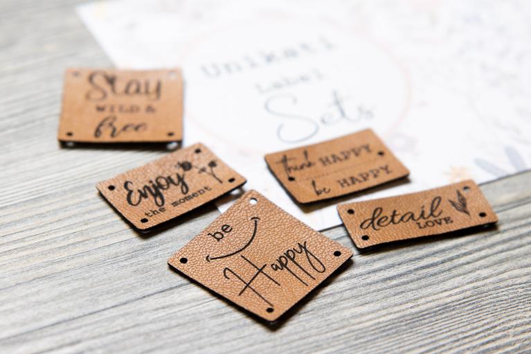Set de designer « message » by Unikati (Cuir artificiel) - Article n° 9104