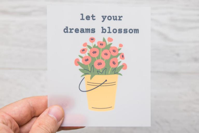 Motif thermocollant de créateur « let your dreams blossom » signé Unikati – Bag Design (Article n° 9415)