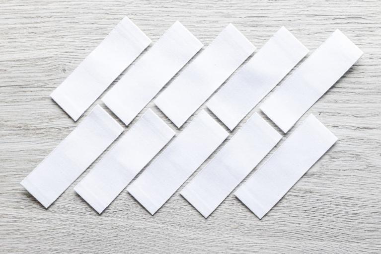 Étiquettes vierges blanches en tissu TEX59 à tamponner (Article n° 2754)