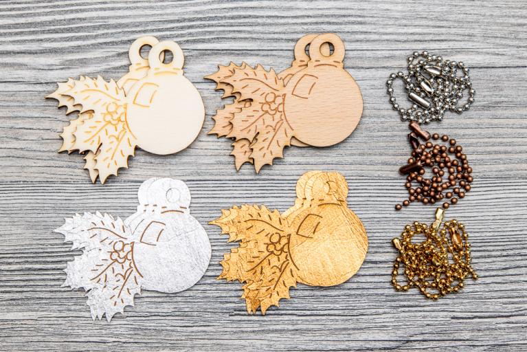Assortiment de pendentifs design \"boules de Noël\" (Article n° 9007)