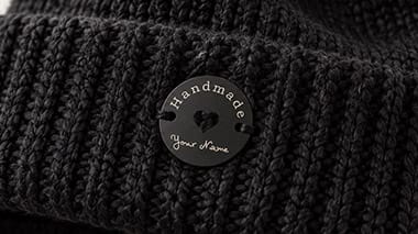 Votre nom sur un bonnet ou un panier au crochet