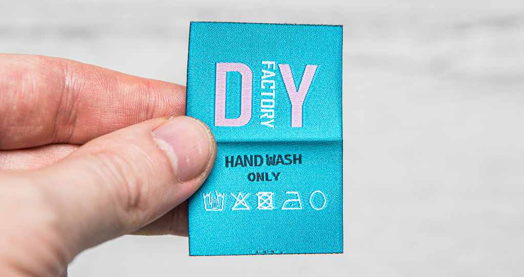 Étiquette à coudre vêtement